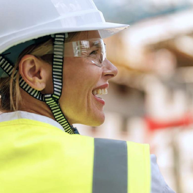 Rita din stålhall med oss.